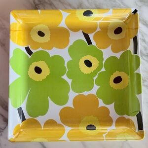 Marimekko vintage square melamine tray with Unikko floral pattern. Made in Italy
